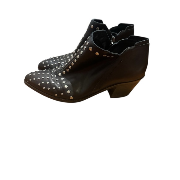 1.STATE Studded Black Leather Ankle Boots Edgy Minimal Western Chic Sz 6 - Picture 5 of 5